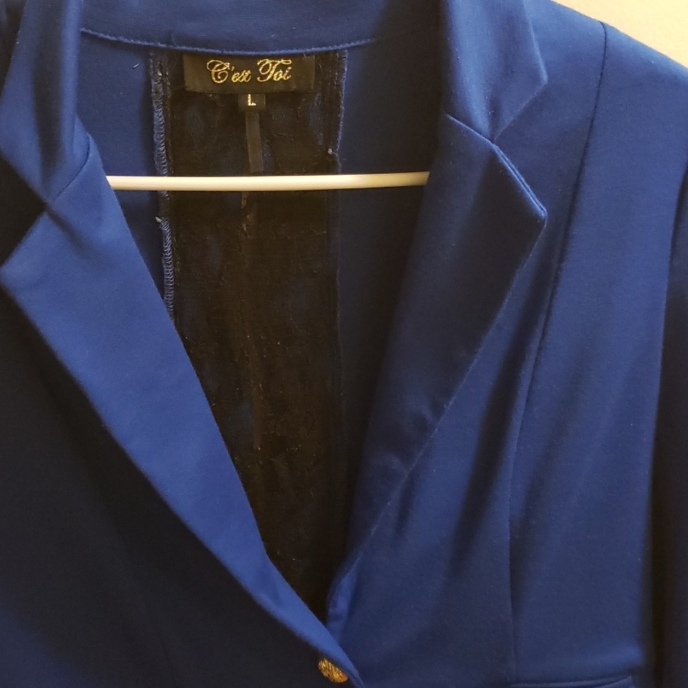 Blazer - Picture 2 of 6